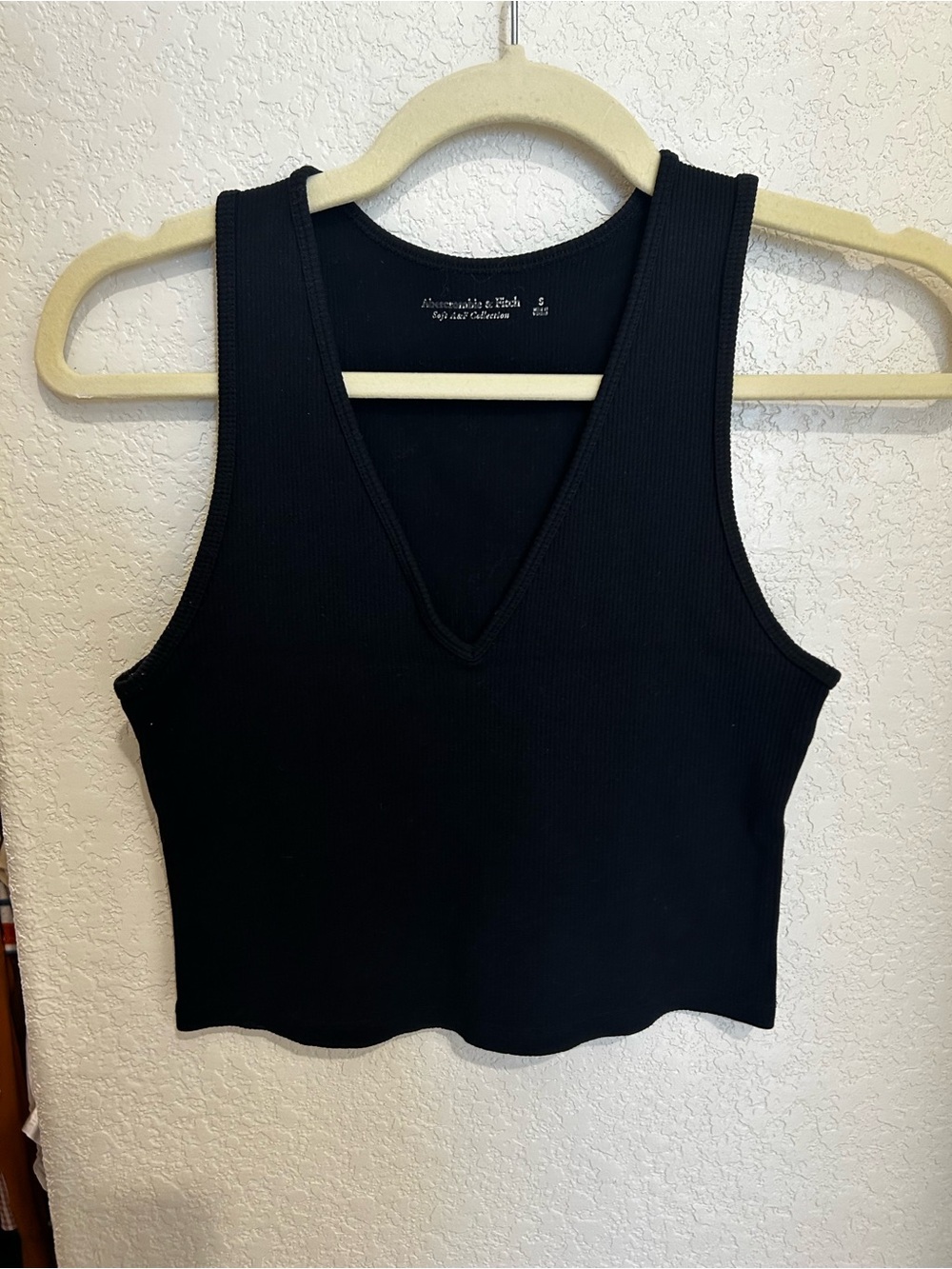 Bundle of 3 Abercrombie & Fitch Tank Tops - Black and Brown - Picture 5 of 8